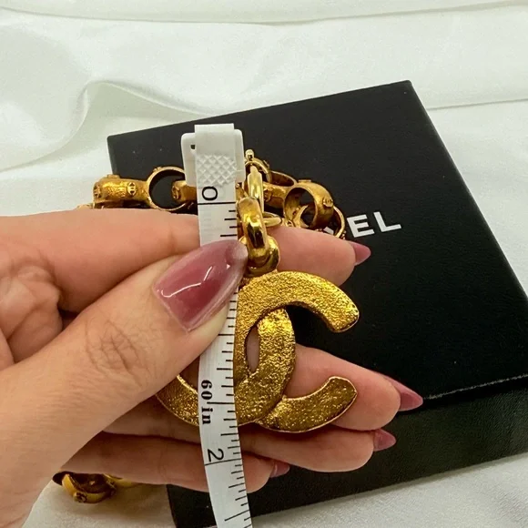 CHANEL Vintage Gold CC Chain Link Pendant Necklace - Picture 8 of 13